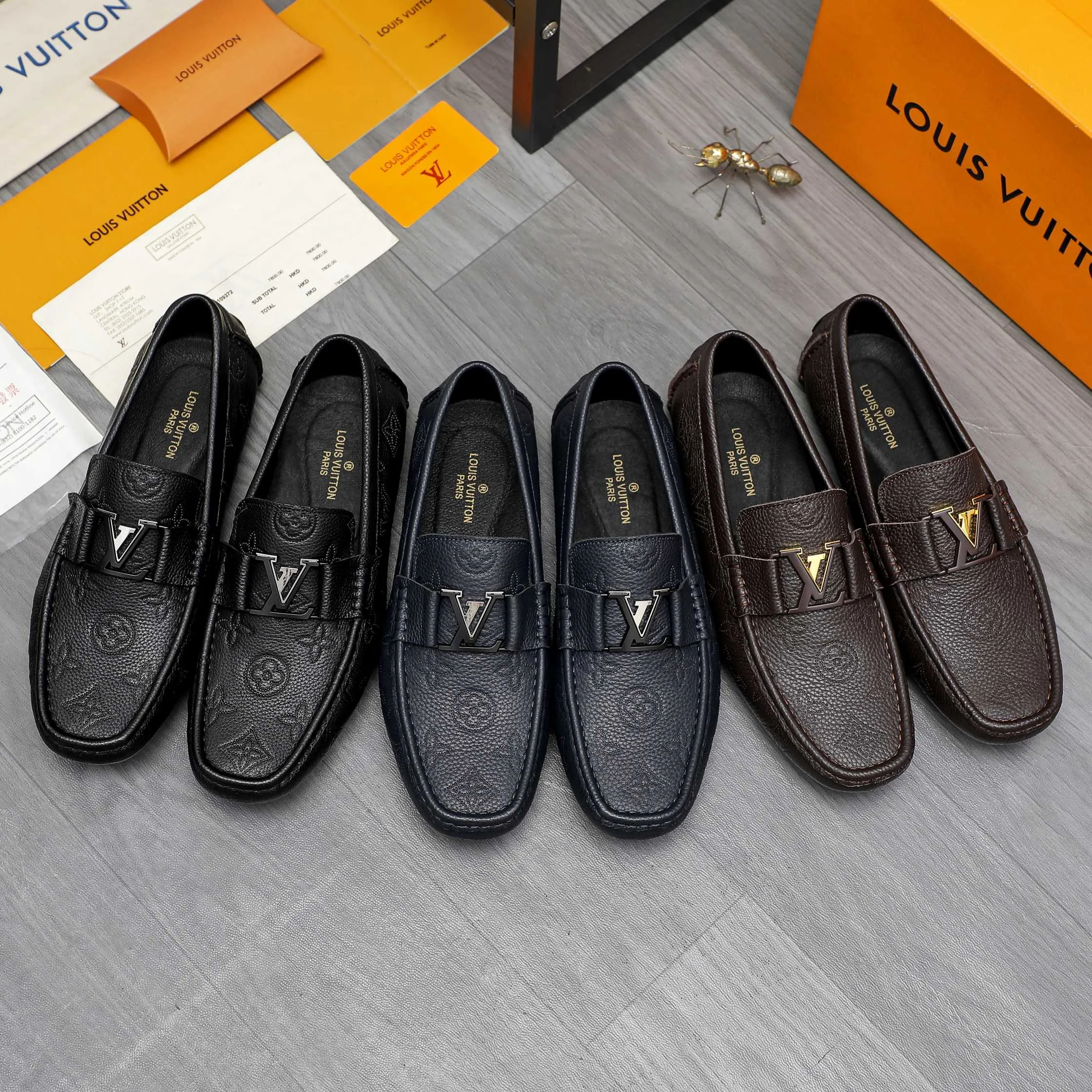 Men's shoes 💰400 Product trademark: LV "Louis Vuitton" business slip-on leather shoes Regular size: 38-45 (45 is custom-made and non-returnable) Product materials: Selected high-quality cowhide embossed upper, pigskin lining, rubber outsole